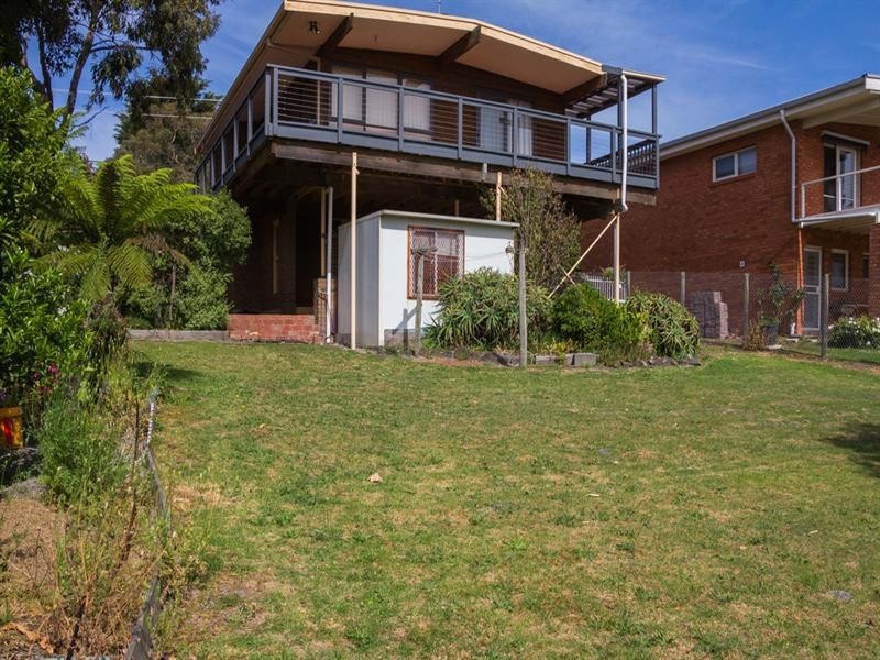 8 Nullawarre Avenue, Rosebud VIC 3939