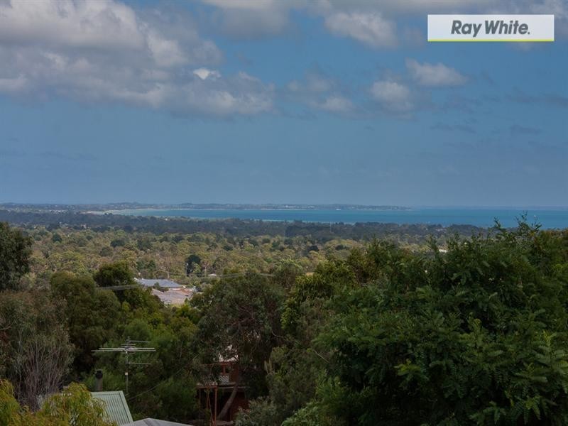 8 Nullawarre Avenue, Rosebud VIC 3939