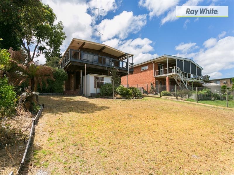 8 Nullawarre Avenue, Rosebud VIC 3939