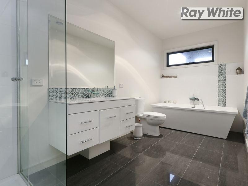 17 Seaview Close, Rosebud VIC 3939