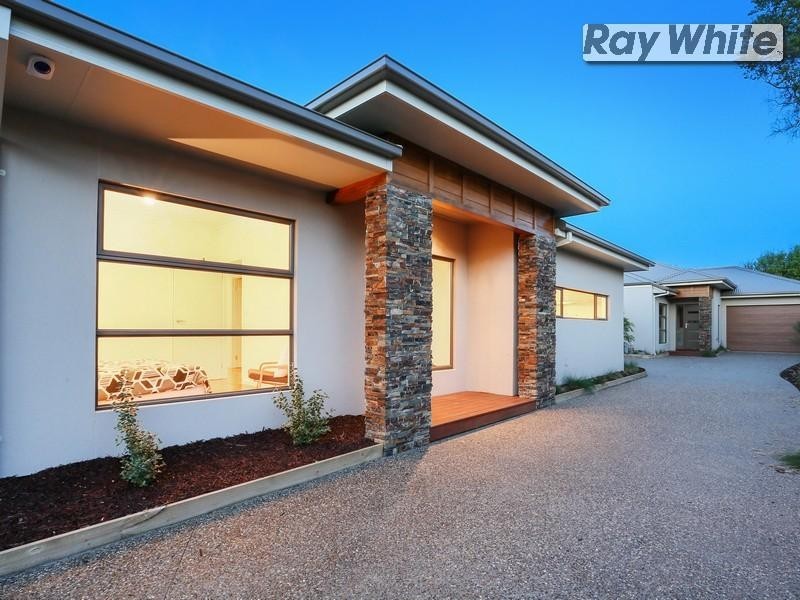 2/21 Staughton Avenue, Rosebud West VIC 3940