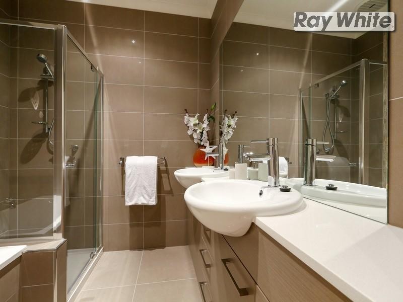 2/21 Staughton Avenue, Rosebud West VIC 3940