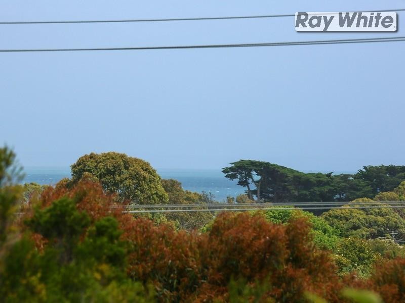 203 Bayview Road, Mccrae VIC 3938