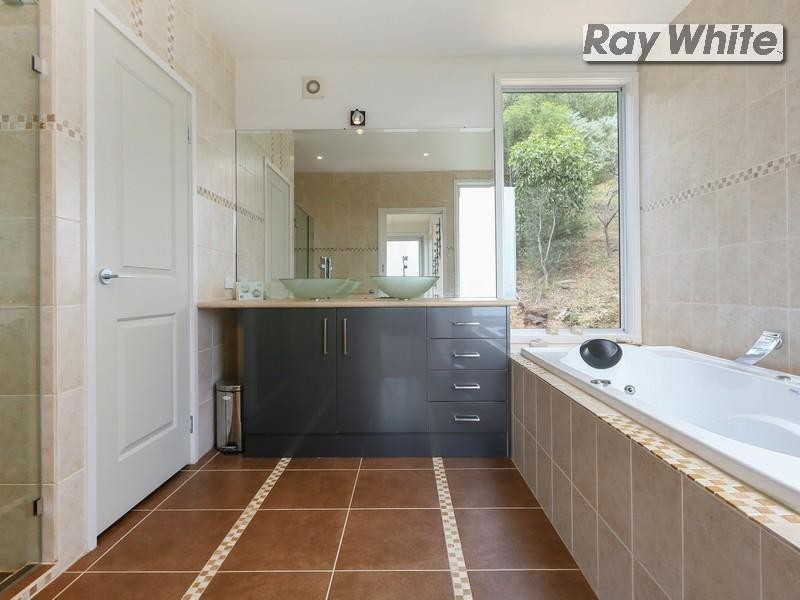 31 Cook Street, Mccrae VIC 3938