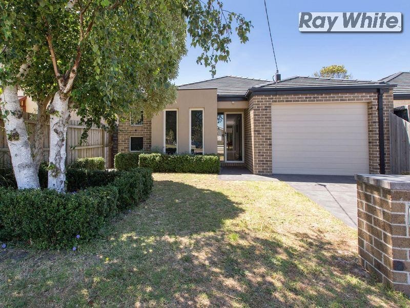 25 Fourth Avenue, Rosebud VIC 3939
