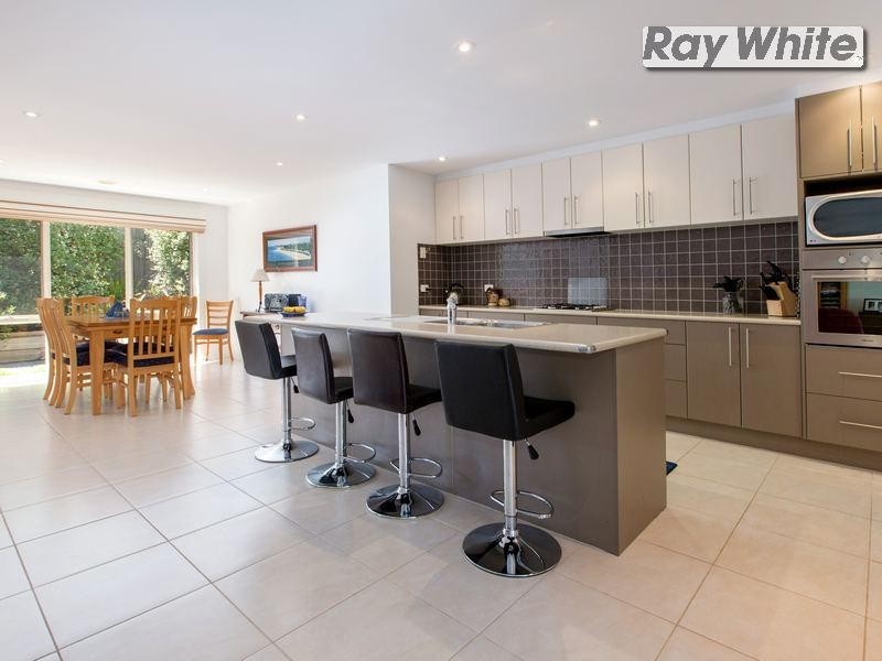 25 Fourth Avenue, Rosebud VIC 3939