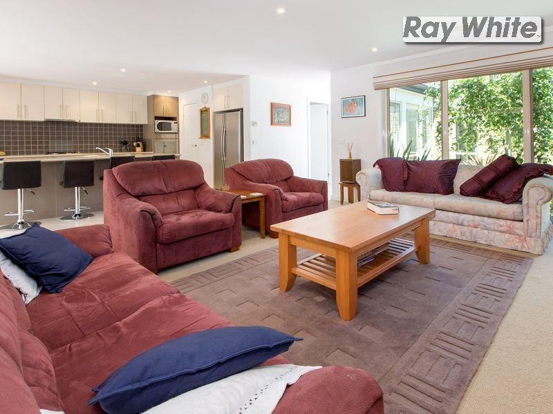 25 Fourth Avenue, Rosebud VIC 3939