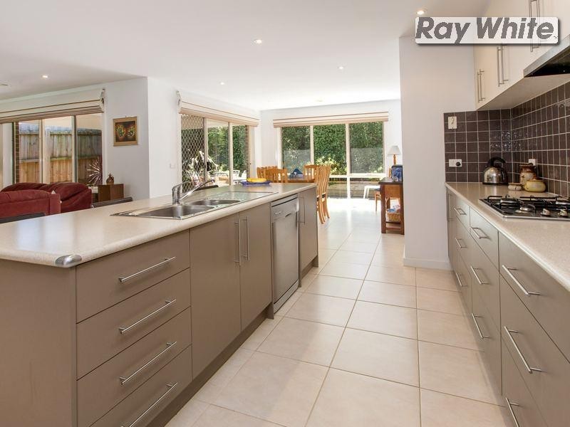 25 Fourth Avenue, Rosebud VIC 3939