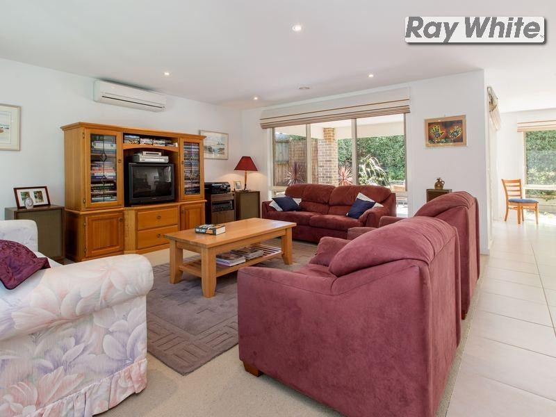 25 Fourth Avenue, Rosebud VIC 3939