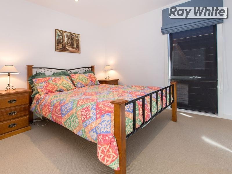 25 Fourth Avenue, Rosebud VIC 3939