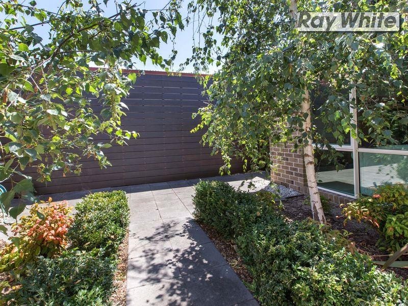 25 Fourth Avenue, Rosebud VIC 3939