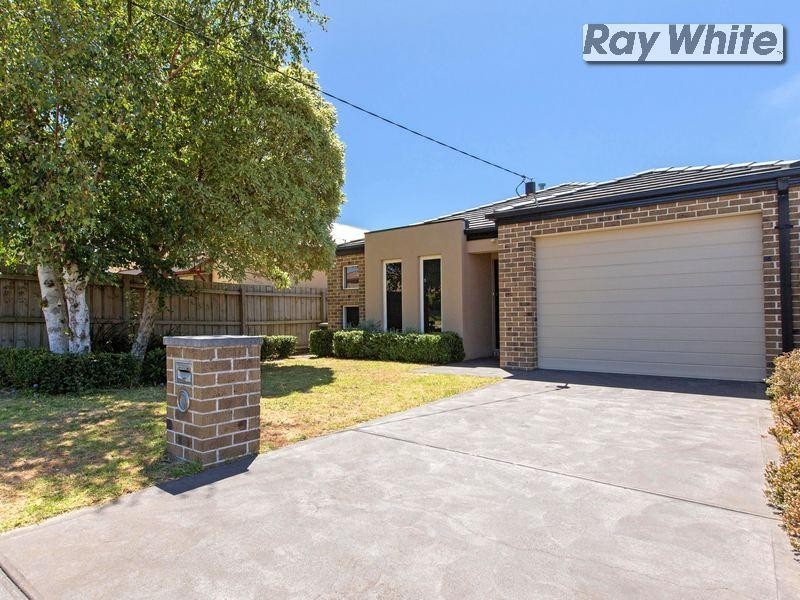 25 Fourth Avenue, Rosebud VIC 3939