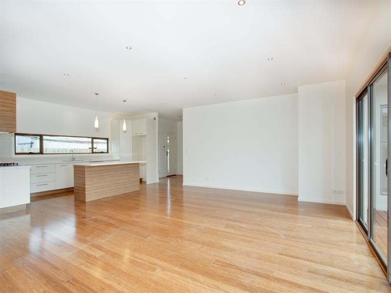 1/21 Staughton Avenue, Rosebud West VIC 3940