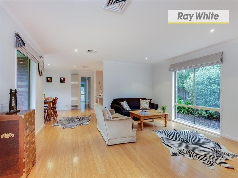 22 Leura Crescent, Rosebud VIC 3939