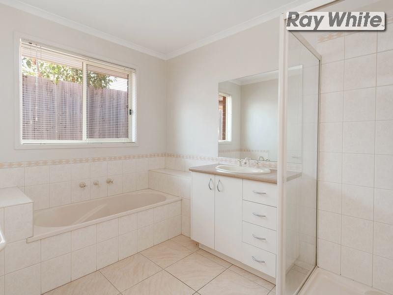 10 Lovely Meadows Court, Rosebud VIC 3939