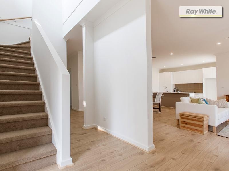 43 Capel Avenue, Rosebud West VIC 3940