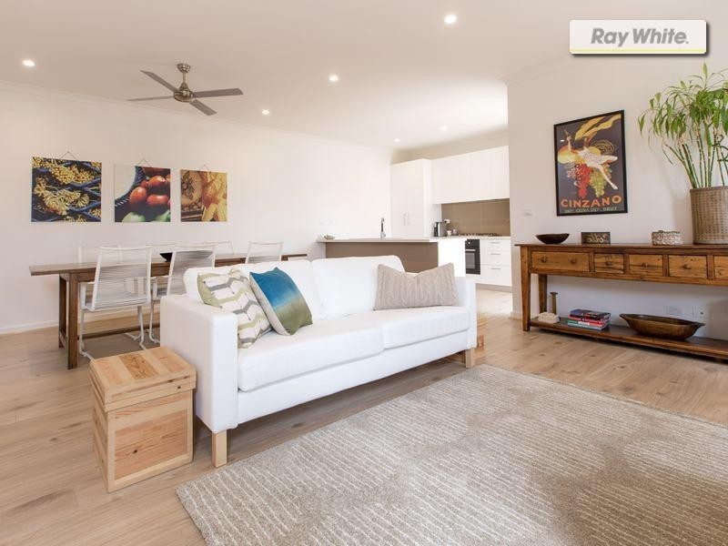 43 Capel Avenue, Rosebud West VIC 3940