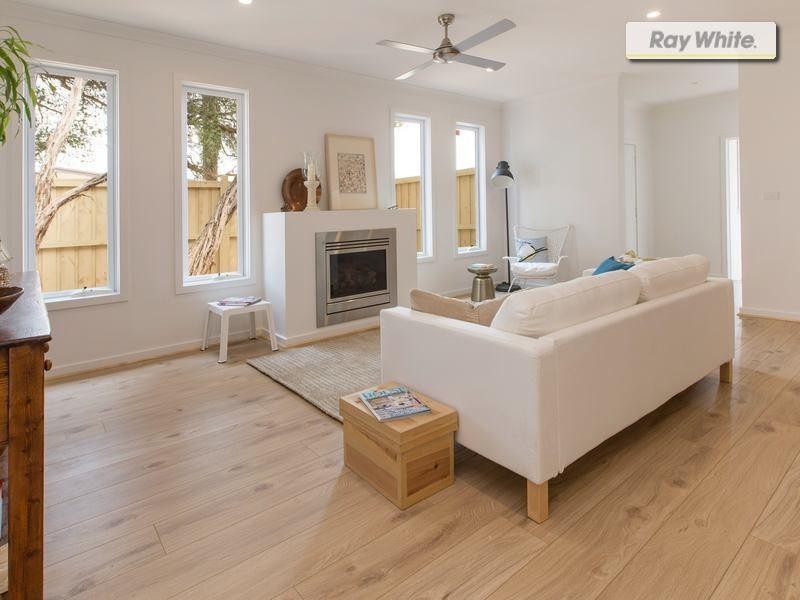 43 Capel Avenue, Rosebud West VIC 3940