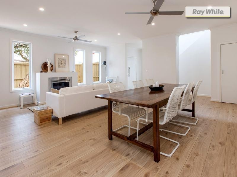 43 Capel Avenue, Rosebud West VIC 3940