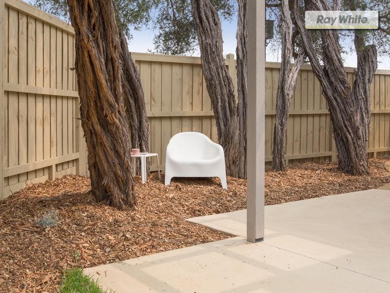 43 Capel Avenue, Rosebud West VIC 3940