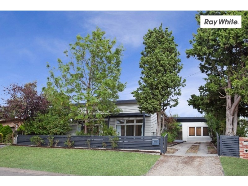 100 Spray Street, Rosebud VIC 3939