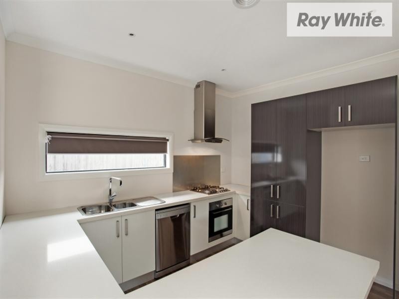 44a Hove Road, Rosebud VIC 3939