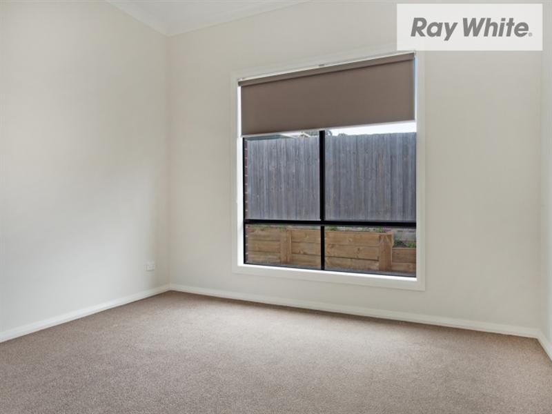 44a Hove Road, Rosebud VIC 3939