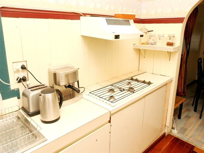 18 Sixth Avenue, Rosebud VIC 3939