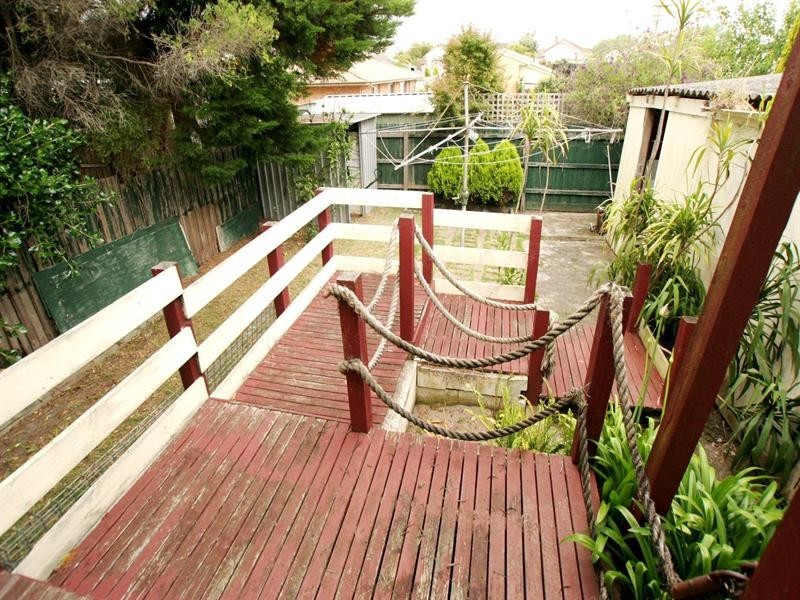 18 Sixth Avenue, Rosebud VIC 3939