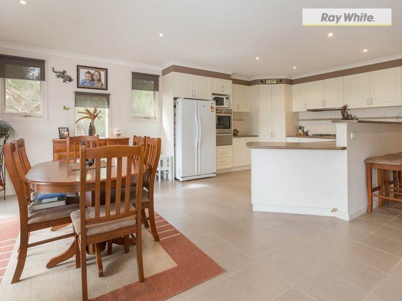 28 Carrathool Avenue, Rosebud VIC 3939