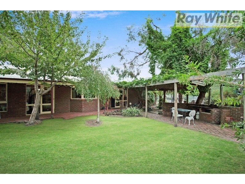 6-8 Wakool Avenue, Rosebud VIC 3939
