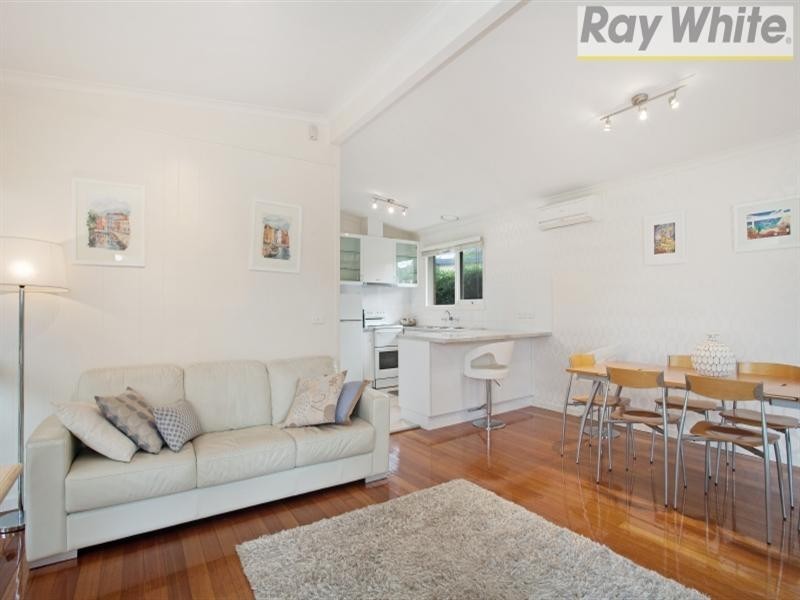 203 Eighth Avenue, Rosebud VIC 3939