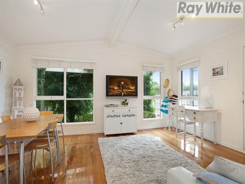 203 Eighth Avenue, Rosebud VIC 3939