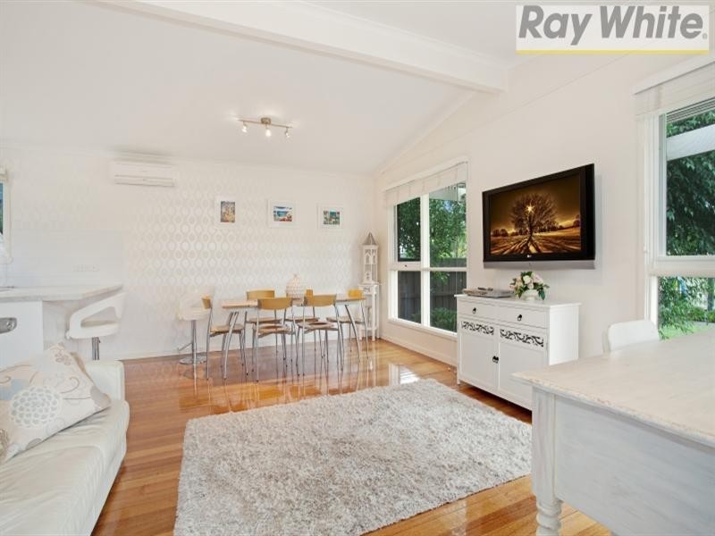 203 Eighth Avenue, Rosebud VIC 3939