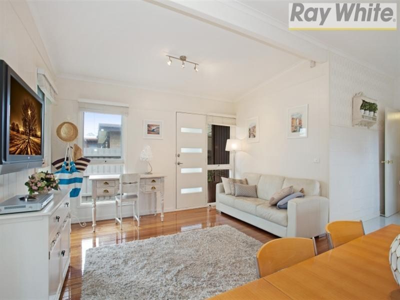203 Eighth Avenue, Rosebud VIC 3939