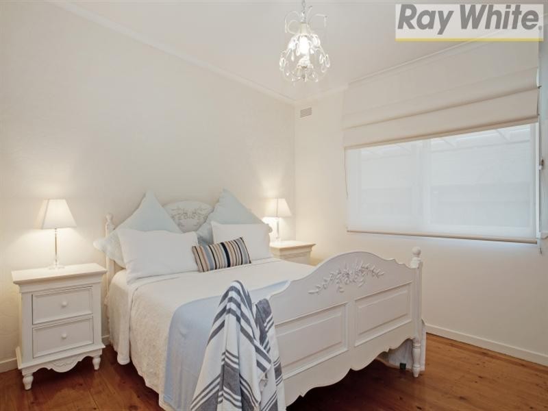 203 Eighth Avenue, Rosebud VIC 3939