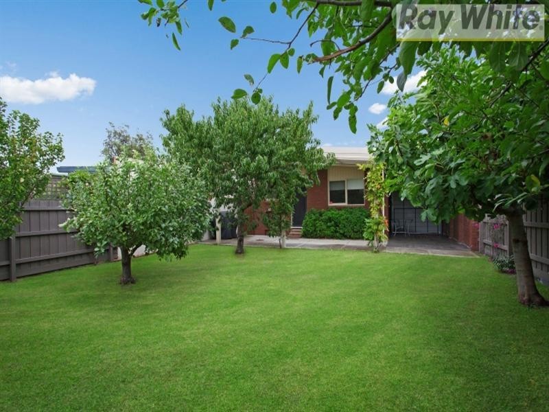 203 Eighth Avenue, Rosebud VIC 3939