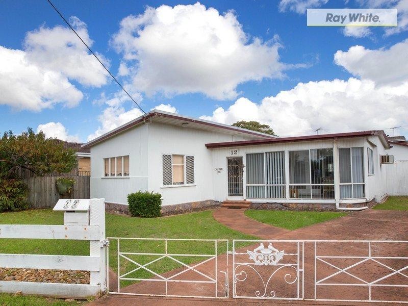 12 Wilson Street, Rosebud VIC 3939