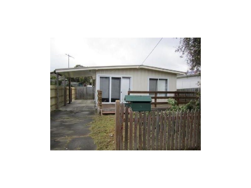 67 Fourth Avenue, Rosebud VIC 3939