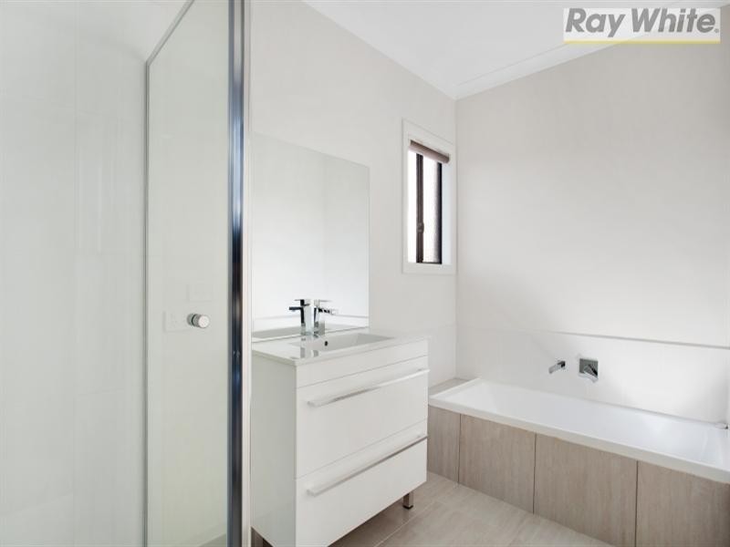 486 Eastbourne Road, Rosebud West VIC 3940