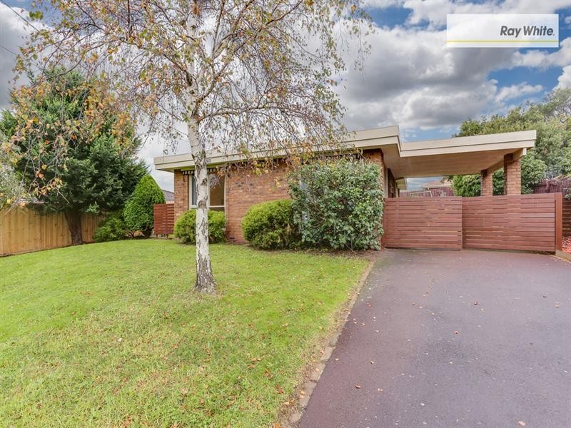 231 Ninth Avenue, Rosebud VIC 3939