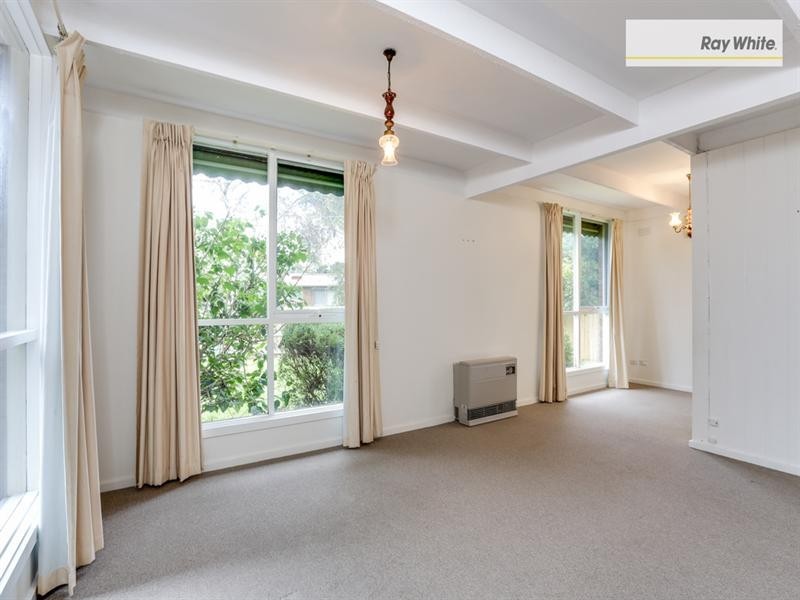 231 Ninth Avenue, Rosebud VIC 3939