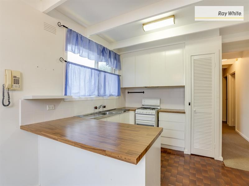 231 Ninth Avenue, Rosebud VIC 3939