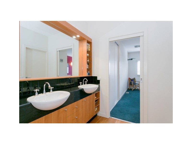 8 Goolgowie Street, Rosebud VIC 3939