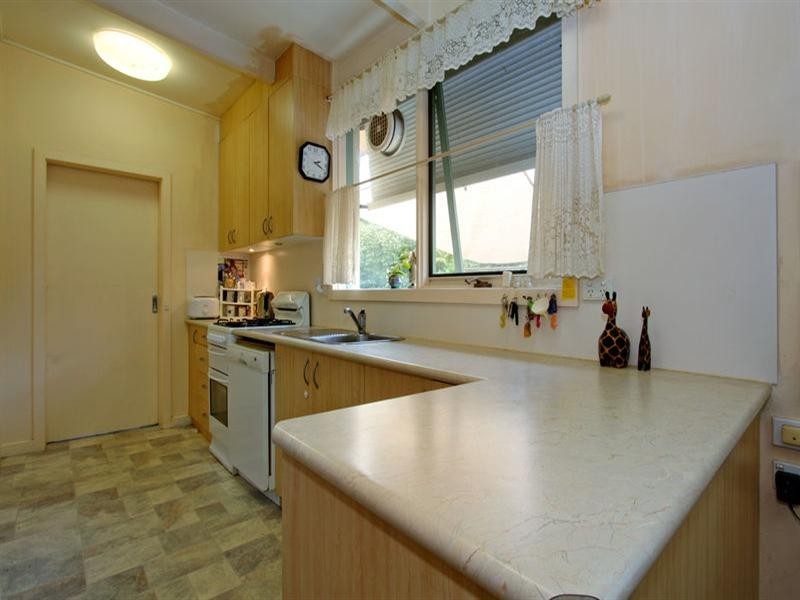 11 Hakea Avenue, Rosebud West VIC 3940