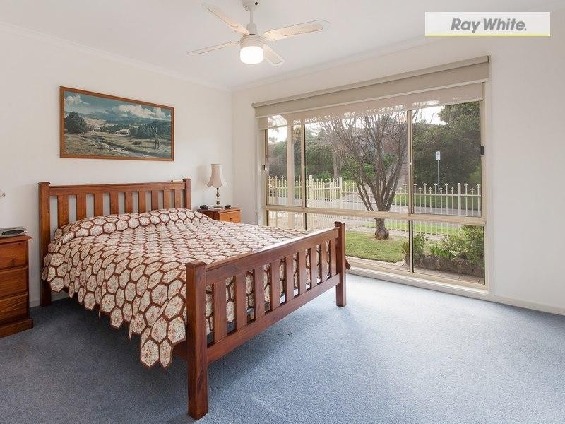 2 Curlew Drive, Rosebud West VIC 3940