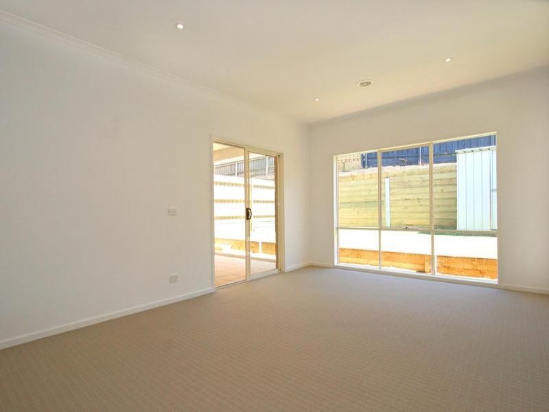 108 Fifth Avenue, Rosebud VIC 3939