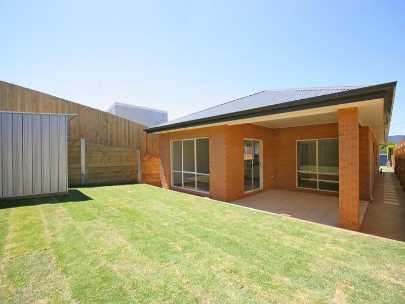 108 Fifth Avenue, Rosebud VIC 3939