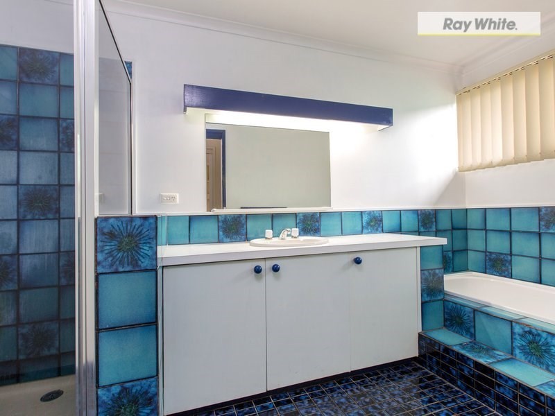 24 Carcoola Court, Rosebud VIC 3939