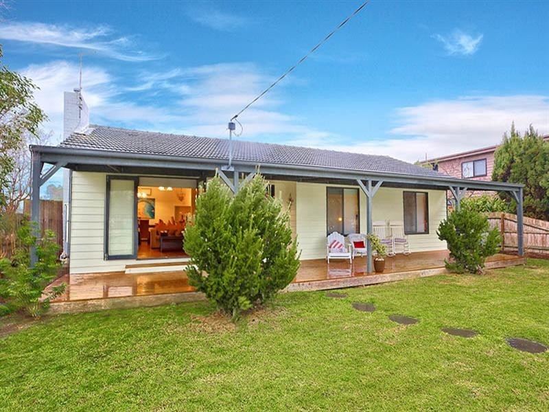 8 Forbes Street, Safety Beach VIC 3936